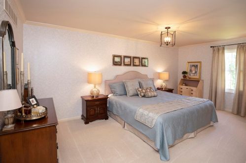 3321 Hammersmith Ln, Cincinnati OH 45248-2874 exterior