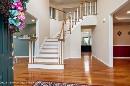 4 Tranquil Ct, East Freehold, NJ 07728-9384