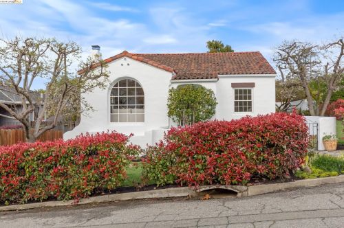 5727 Amy Dr, Oakland, CA 94618-2613