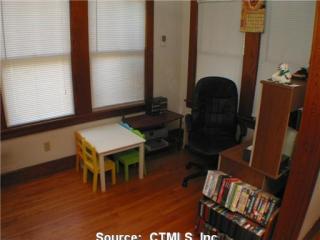 46 Maple Ave, Uncasville, CT 06382-2314