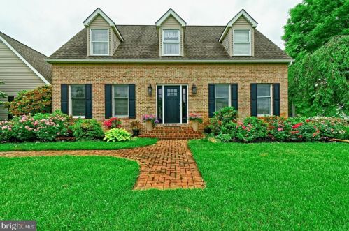 26 Buttonwood Dr, Pilesgrove, NJ 08098-2434