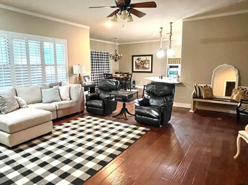 907 Millstone Ln, Chandler, TX 75758-5712