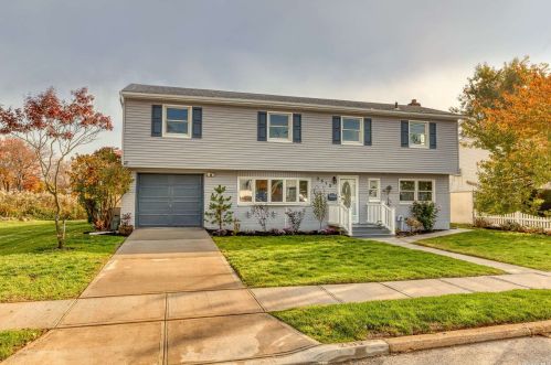2515 Lefferts Pl, North Bellmore, NY 11710-4420