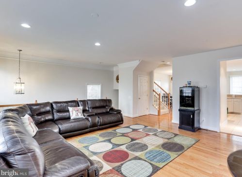 9283 Laurel Ridge Crossing Rd, Lorton VA  22079-2960 exterior