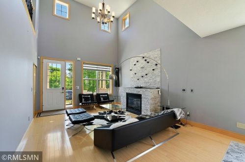 10991 Ashley Ln, Saint Paul, MN 55129-6901