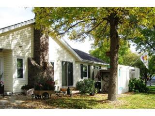 4847 Orchid Ln, Minneapolis, MN 55446-2185