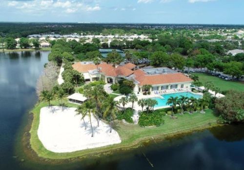 215 Zanzibar Pl, Fort Pierce, FL 34986-1754
