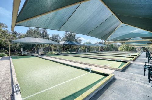 500 Dove Holw Trl, Georgetown TX 78633-5066 exterior