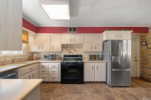 2403 Romneya Dr, Anaheim CA  92806-2229 exterior