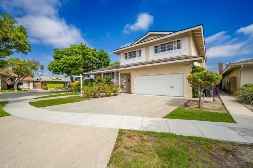 3320 Julian Ave, Long Beach, CA 90808-4450