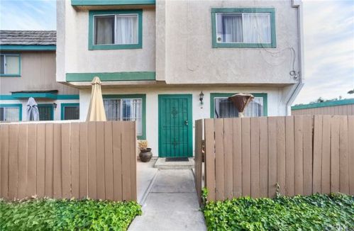 159 Wilmington Ave, Compton CA  90220-2943 exterior