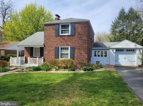 10 Village Rd, Camp Hill, PA 17011-7538