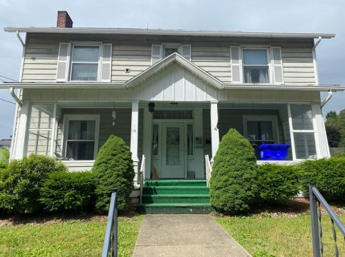18 High St, Greenville, PA 16125-2322