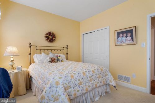 122 Somerfield Rd, Swedesboro NJ  08085-2504 exterior