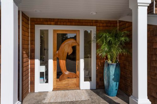 1539 Cliff Dr, Santa Barbara CA  93109-1733 exterior