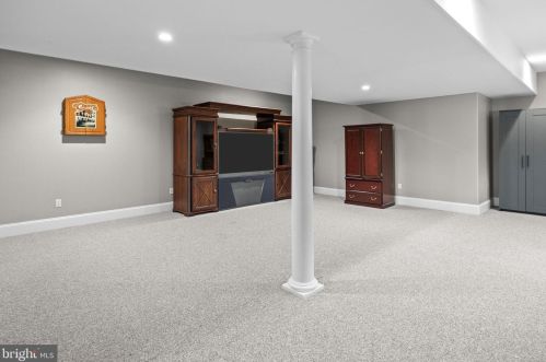 590 Abbey Ct, Blue Bell PA  19422-1303 exterior