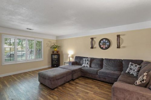 2321 Southridge Dr, Modesto CA  95350-0119 exterior