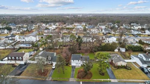 170 Cirrus Rd, Holbrook NY  11741-4407 exterior