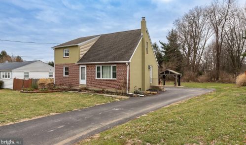 2429 Larkin Rd, Boothwyn PA  19061-2616 exterior