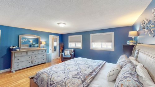 13 Oliver Dr, Hudson NH  03051-3412 exterior