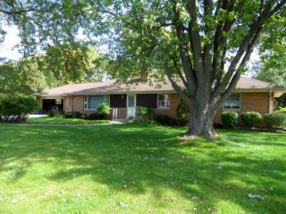 2340 Memorial Dr, Brookfield, WI 53045-4324
