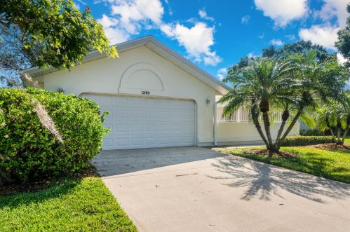 1295 Continental Ave, Melbourne, FL 32940-6703