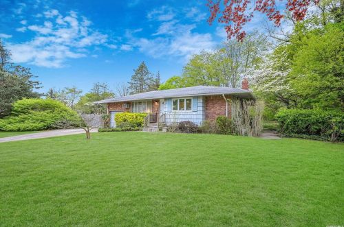 1526 Pine Acres Blvd, Bayshore, NY 11706-2430