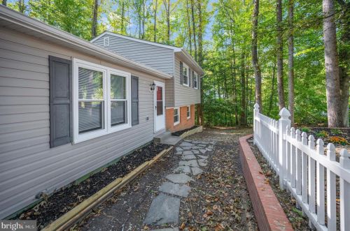 5512 Carousel St, Fredericksburg VA  22407-1205 exterior