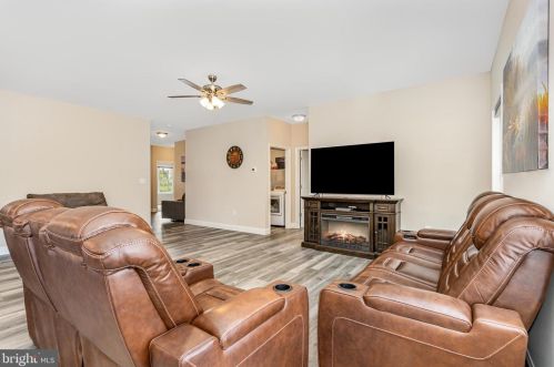 301 Harrisburg Pike, Siddonsburg PA  17019-1328 exterior