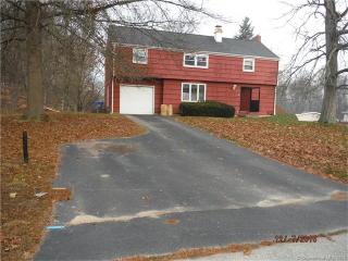 2 Chestnut Ln, Gales Ferry CT  06339-1712 exterior