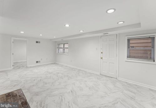 916 Capitol St, Washington DC 20003-1533 exterior