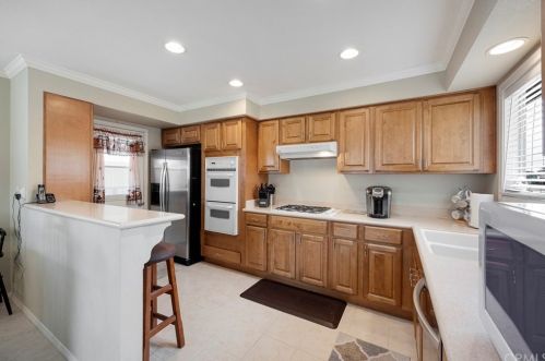 2815 Orange Grv Ave, Orange CA 92867-7345 exterior