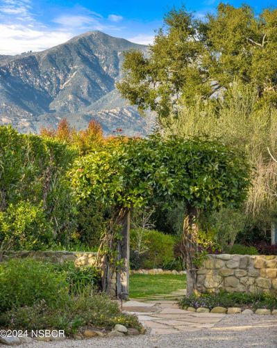 1430 Greenworth Pl, Santa Barbara CA exterior