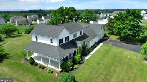 102 Allegheny Ln, Carlisle PA  17013-9103 exterior