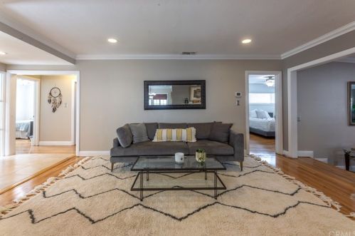 2845 Iroquois Ave, Long Beach CA  90815-1509 exterior