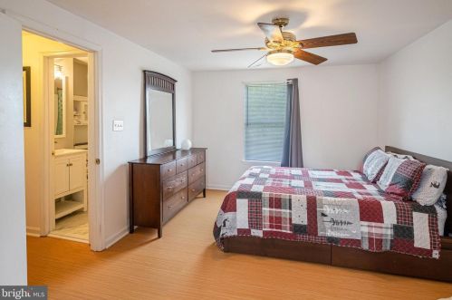 5624 Reardon Ln, Woodbridge VA  22193-3756 exterior