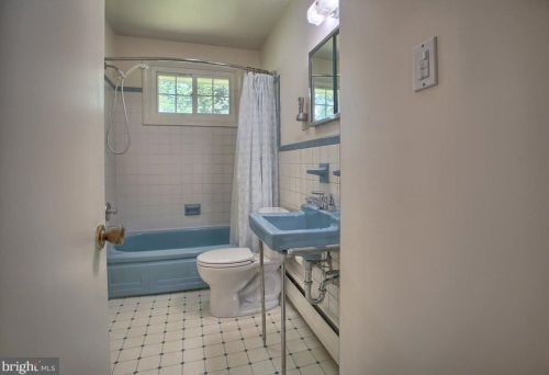 415 Allendale Way, Camp Hill PA  17011-8407 exterior