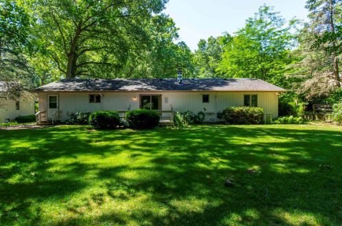 17393 Woodhurst Rd, Granger, IN 46530-9558