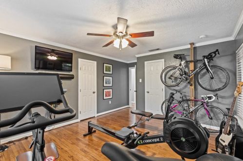 9335 Frst Hl Blvd, Dallas TX 75218-4004 exterior