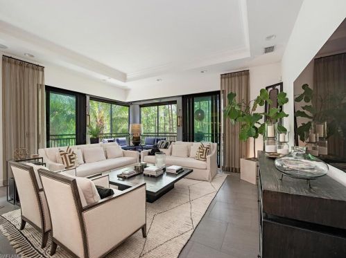 2763 Tiburon Blvd, Naples, FL 34109-3722
