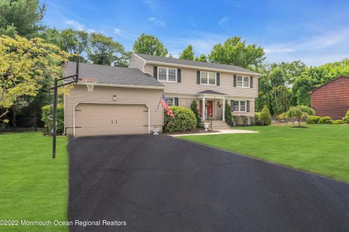 12 Century Dr, West Long Branch, NJ 07764-1210