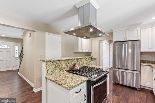 786 Arbor Dr, Red Lion PA  17356-8611 exterior