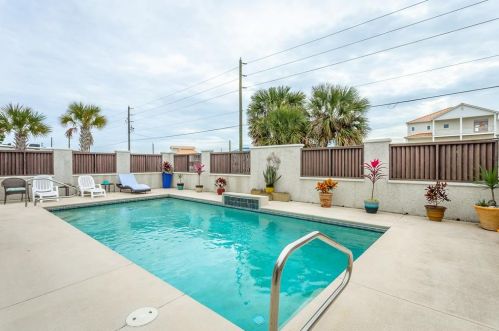 765 Gulf Bch Dr, Saint George Island FL  32328-3112 exterior