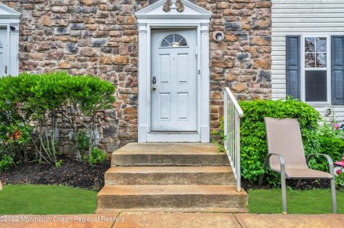 82 Aspen Ct, Lakewood, NJ 08701-4335