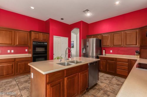 1203 Saragosa St, Chandler, AZ 85224-7207