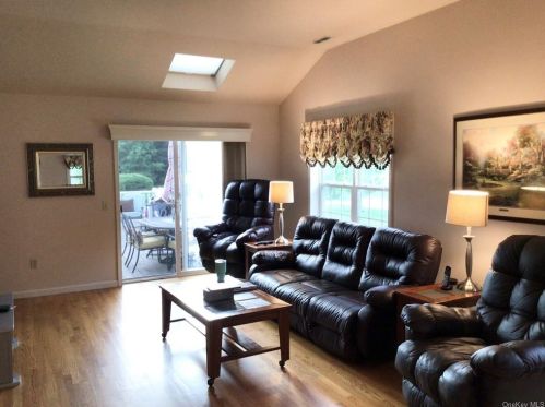 15 Bridgewater Way, Poughkeepsie, NY 12601-5960
