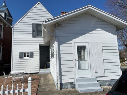 1129 Pittsburgh St, South Connellsville, PA 15425-4404