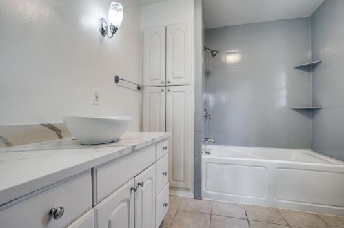 6831 Grand Ave, Dallas TX  75223-1105 exterior
