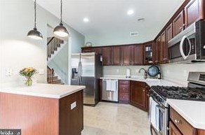 63 Glacier Dr, Berlin Boro NJ  08009-9377 exterior