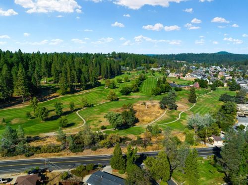 127 Rockwood Dr, Grass Valley CA  95945-5636 exterior